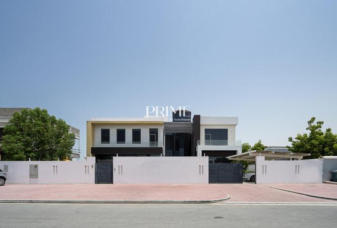 Modern Villa | Spacious | Private Location| Vacant