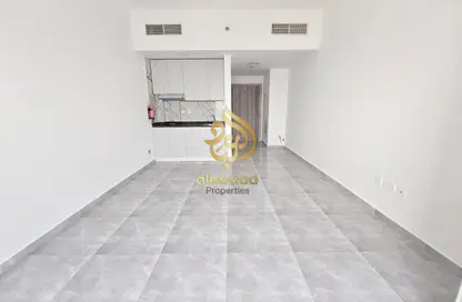 Apartment - 1 Bathroom for rent in Marah Building - International City Phase 2 - Al Warsan 4 - Al Warsan - Dubai