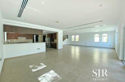 Villa - 4 Bedrooms - 5 Bathrooms for rent in District 4 - Jumeirah Park - Dubai
