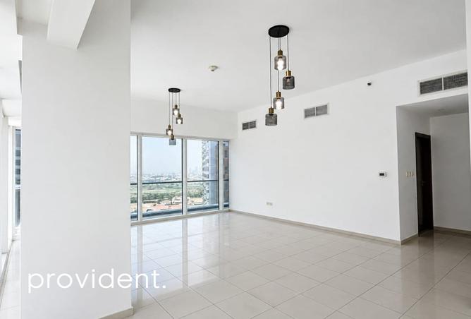 Spacious | Prime Location | Ready to Move In photo 2