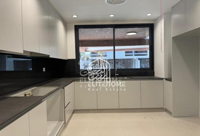 145068601 - Property Image 3