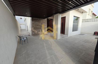 Villa - 5 Bedrooms - 7 Bathrooms for sale in Al Mowaihat 2 - Al Mowaihat - Ajman
