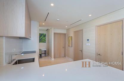 Apartment - 1 Bedroom - 2 Bathrooms for sale in The Palm Tower - Palm Jumeirah - Dubai