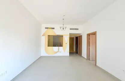 شقة - غرفة نوم - 2 حمامات للايجار في لوليفير ريزيدنس - المدينة العالمية المرحلة 2 - 4 الورسان - الورسان - دبي