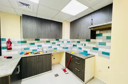 شقة - 2 غرف نوم - 2 حمامات للايجار في شقق حديقة الزاهية - الزاهية - تجارية مويلح - الشارقة