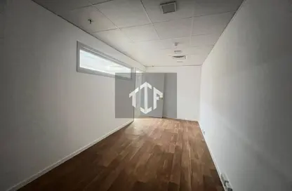 Office Space - 3 Bedrooms - 1 Bathroom for rent in Millennium Executive Tower - Sheikh Zayed Road - Dubai Office Space - 3 Bedrooms - 1 Bathroom for rent in Millennium Executive Tower - Sheikh Zayed Road - Dubai