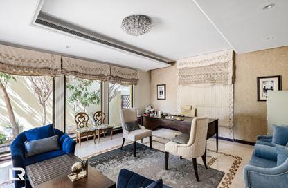 Villa - 5 - 6 for rent in Garden Homes Frond C - Garden Homes - Palm Jumeirah - Dubai
