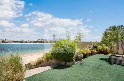 Villa - 5 Bedrooms - 6 Bathrooms for rent in Garden Homes Frond C - Garden Homes - Palm Jumeirah - Dubai