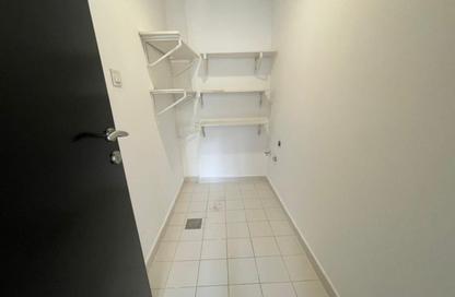 Apartment - 1 Bedroom - 2 Bathrooms for rent in Tower 40 - Al Reef Downtown - Al Reef - Abu Dhabi