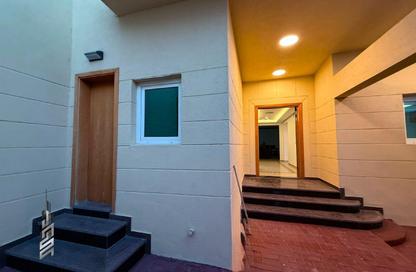 Villa - 4 Bedrooms - 4 Bathrooms for rent in Al Barsha 1 - Al Barsha - Dubai