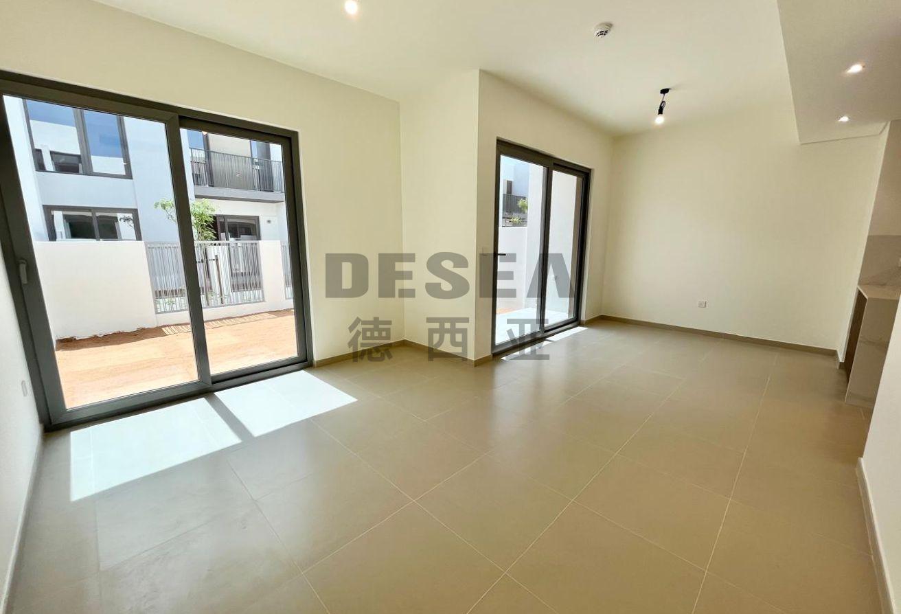 Vacant | Back to Back | Close to Pool and Park