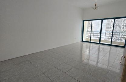 Apartment - 3 - 4 for rent in Thuraya Al Majaz Building - Al Majaz 3 - Al Majaz - Sharjah