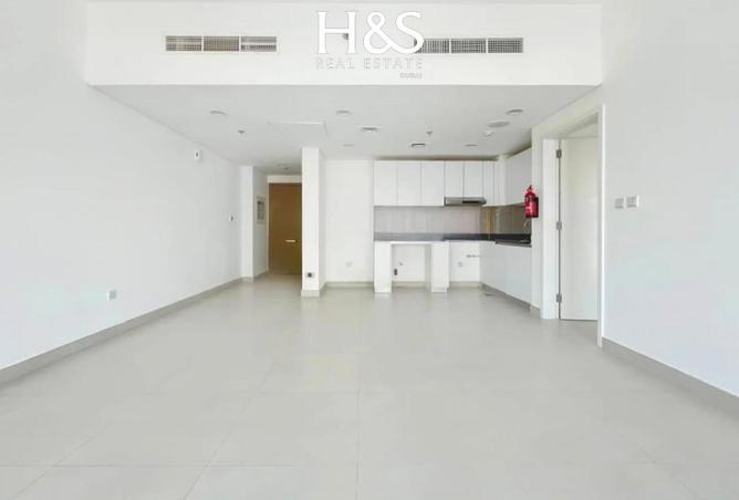 Spacious 1 BR | Investor Deal | Higher Floor