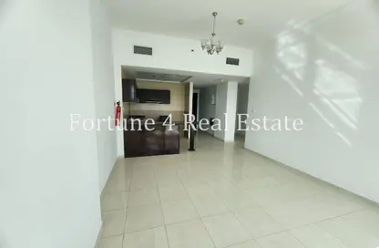 شقة - غرفة نوم - 1 حمام للايجار في برج ربيعة - مجان - دبي لاند - دبي شقة - غرفة نوم - 1 حمام للايجار في برج ربيعة - مجان - دبي لاند - دبي