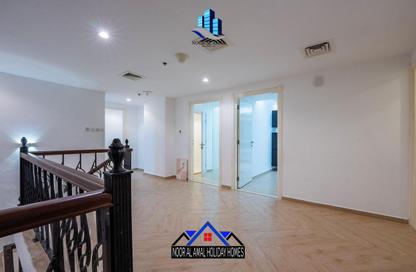 Duplex - 5 Bedrooms - 5 Bathrooms for rent in Beach Tower 2 - Al Khan Lagoon - Al Khan - Sharjah