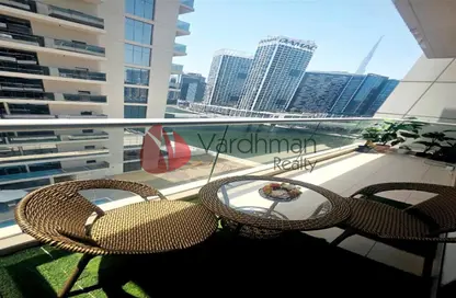 شقة - غرفة نوم - 1 حمام للايجار في ماي فير ريزيدنسي - الخليج التجاري - دبي