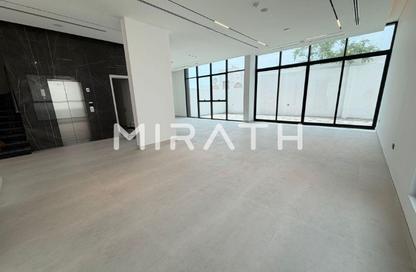 Villa - 5 Bedrooms - 6 Bathrooms for rent in Jumeirah 3 Villas - Jumeirah 3 - Jumeirah - Dubai