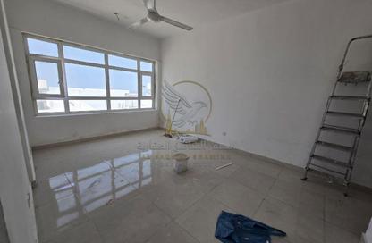 Apartment - 1 - 2 for rent in Al Qulaya'ah - Al Sharq - Sharjah