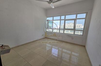 Apartment - 1 - 2 for rent in Al Qulaya'ah - Al Sharq - Sharjah Apartment - 1 - 2 for rent in Al Qulaya'ah - Al Sharq - Sharjah