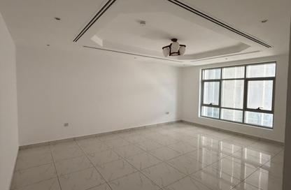 Apartment - 3 - 4 for rent in Al Bassam Tower - Al Majaz 3 - Al Majaz - Sharjah