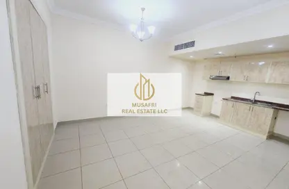 شقة - 1 حمام للايجار في برج حفيت 7 - النهدة - الشارقة شقة - 1 حمام للايجار في برج حفيت 7 - النهدة - الشارقة