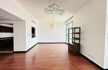 Apartment - 1 Bedroom - 2 Bathrooms for rent in Green Lakes Towers 3 - Green Lakes Towers - JLT Cluster S - Jumeirah Lake Towers - Dubai