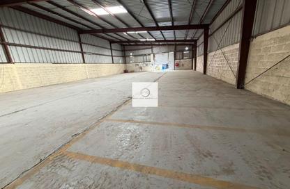 Warehouse - Studio - 1 Bathroom for rent in RAS - Umm Ramool - Dubai