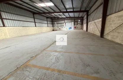 Warehouse - Studio - 1 Bathroom for rent in RAS - Umm Ramool - Dubai