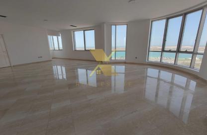 Apartment - 4 Bedrooms - 5 Bathrooms for rent in Al Nahda Tower - Corniche Road - Abu Dhabi