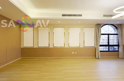 Villa - 5 Bedrooms - 6 Bathrooms for rent in Al Aweer 1 - Al Aweer - Dubai