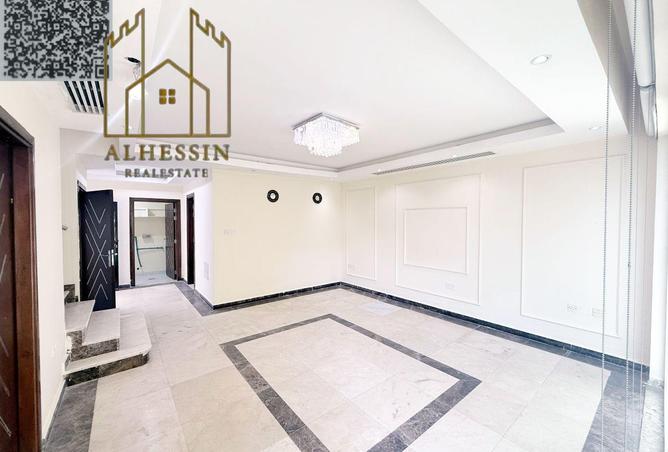 73122849 - Property Image 2