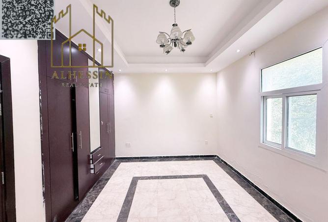 73122849 - Property Image 3