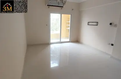 شقة - غرفة نوم - 1 حمام للايجار في مساكن كورنيش عجمان - طريق كورنيش عجمان - عجمان