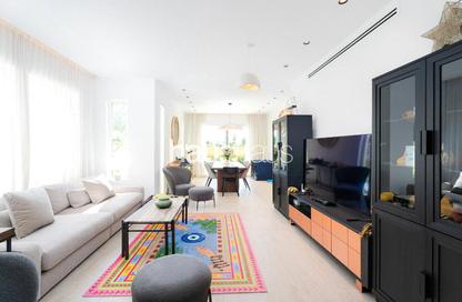 Villa - 4 Bedrooms - 4 Bathrooms for sale in Springs 10 - The Springs - Dubai