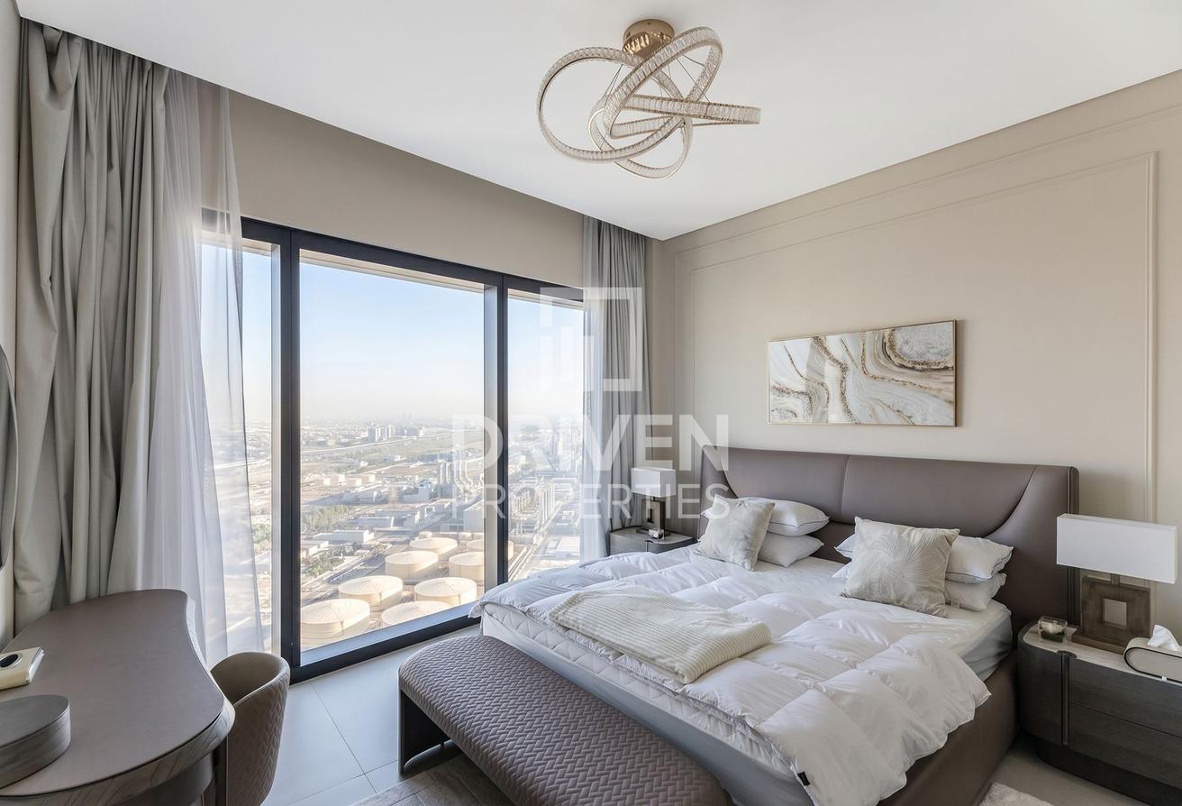 Elegant Layout | Furnished | Great Location photo 5