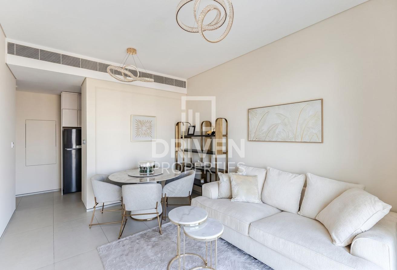 Elegant Layout | Furnished | Great Location photo 4