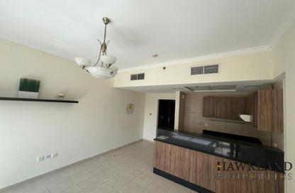 Apartment - Studio - 1 for rent in Burj Al Nujoom - Downtown Dubai - Dubai