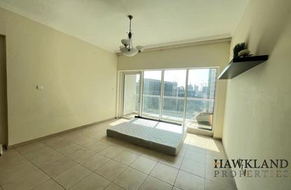 Apartment - Studio - 1 for rent in Burj Al Nujoom - Downtown Dubai - Dubai