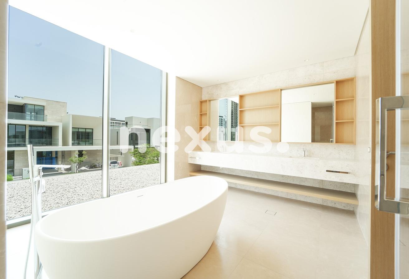 BRAND NEW VILLA | LANDSCAPED| MULTIPLE UNITS photo 8