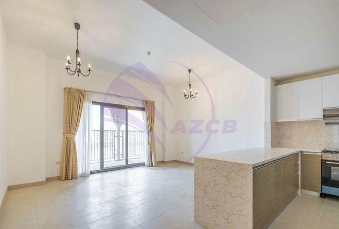 Luxury Living |Unfurnished | 3 BHK Apartment