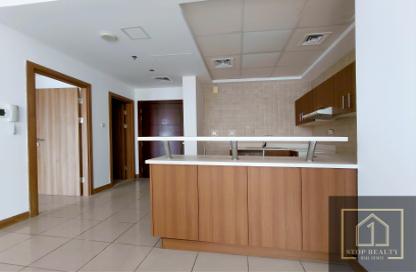 Apartment - 1 - 2 for rent in Sulafa Tower - Dubai Marina - Dubai