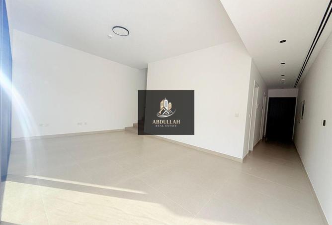 74233472 - Property Image 3