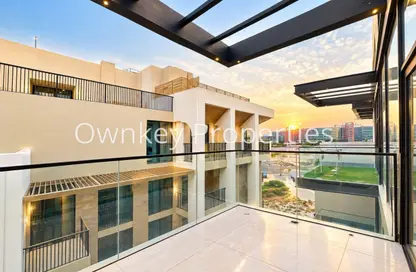 Apartment - 2 Bedrooms - 3 Bathrooms for rent in RRM Building - Meydan Avenue - Meydan - Dubai