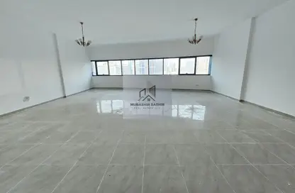 شقة - 3 غرف نوم - 4 حمامات للايجار في A برج بن حم - أبراج بن حم - التعاون - الشارقة