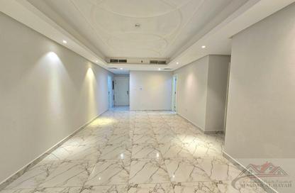 Apartment - 3 Bedrooms - 3 Bathrooms for rent in Muwaileh 29 Building - Muwaileh - Sharjah