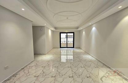 Apartment - 3 Bedrooms - 3 Bathrooms for rent in Muwaileh 29 Building - Muwaileh - Sharjah
