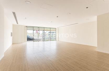 Retail - Studio for rent in Dubai Land Residence Complex - Dubai