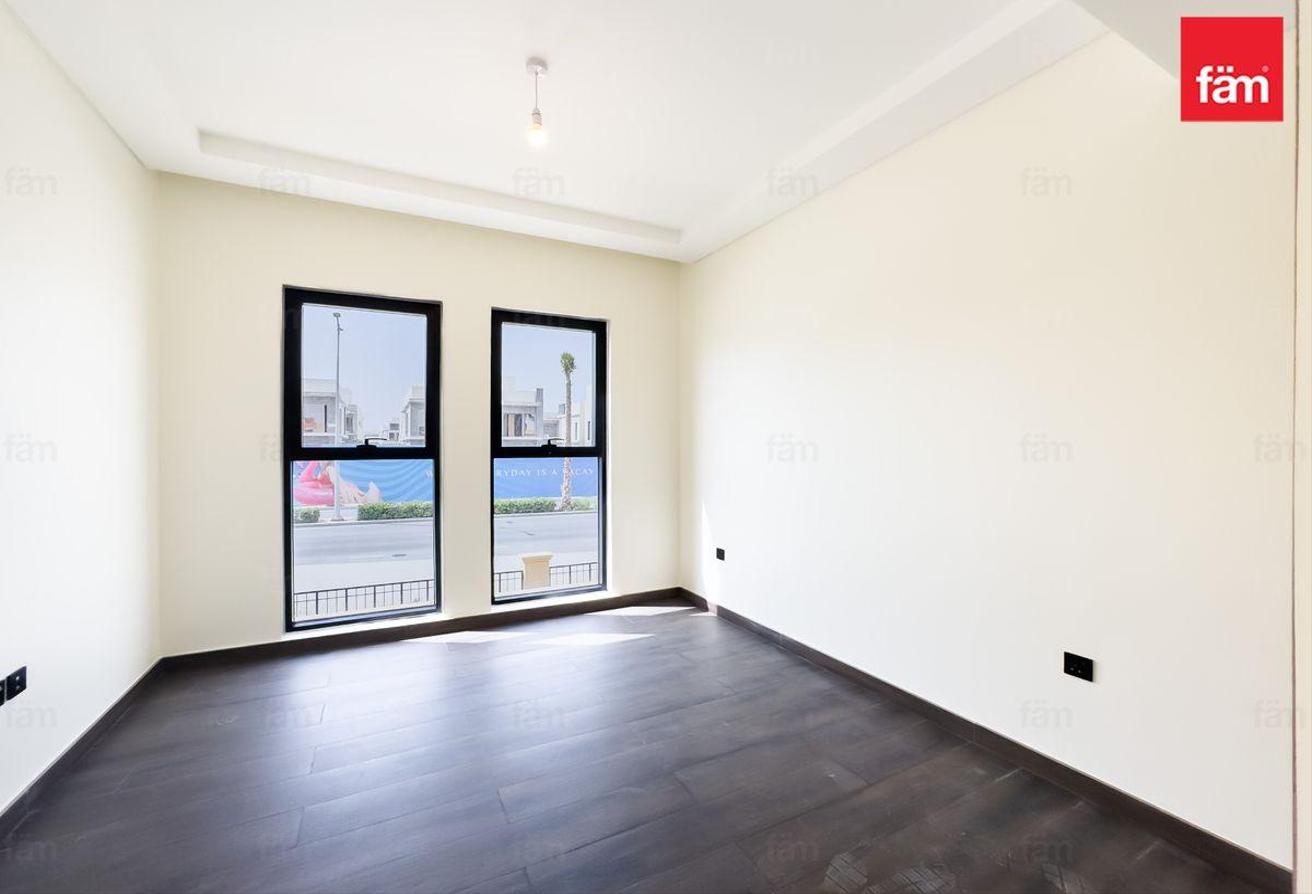 4bhk Single Row| Ready to move in| Brand New photo 10