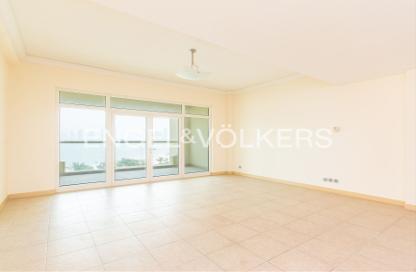 Apartment - 1 - 2 for rent in Al Basri - Shoreline Apartments - Palm Jumeirah - Dubai