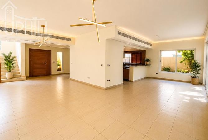 Spacious 4-Bedroom + Maid's | Jumeirah Park — photo 2